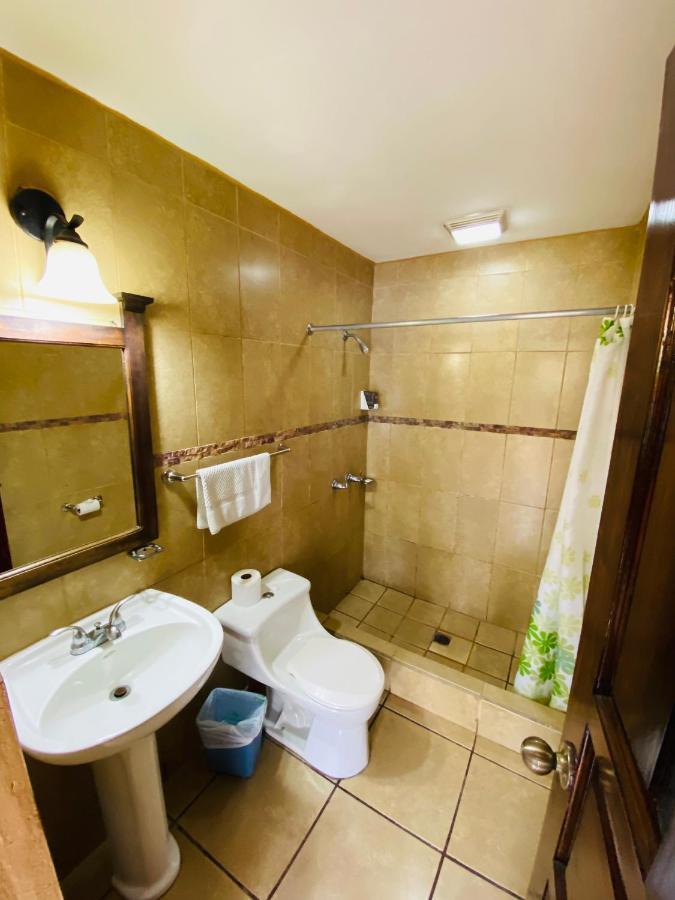 Hotel Puerto Libre Puerto Barrios Exteriér fotografie