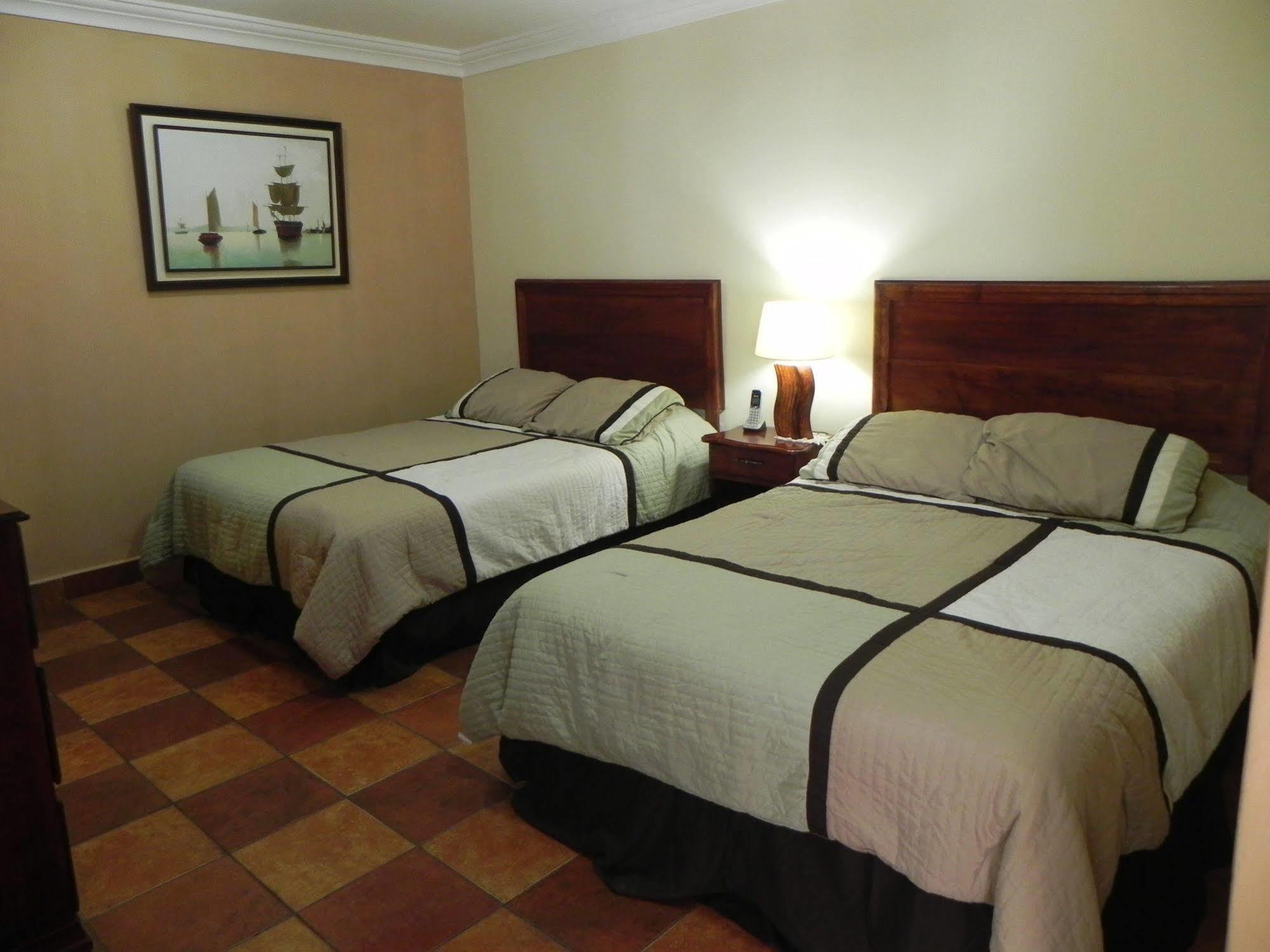Hotel Puerto Libre Puerto Barrios Exteriér fotografie