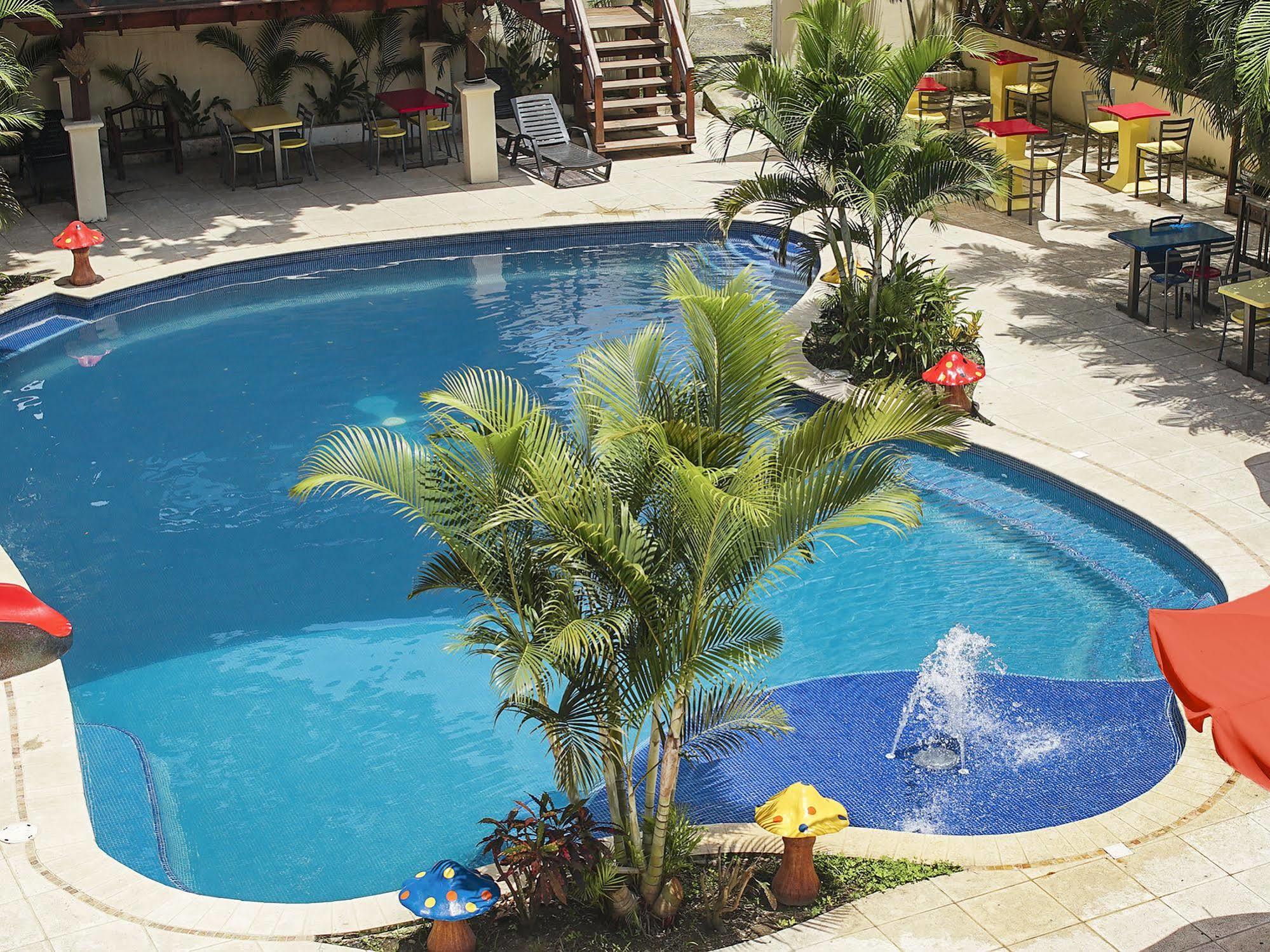 Hotel Puerto Libre Puerto Barrios Exteriér fotografie